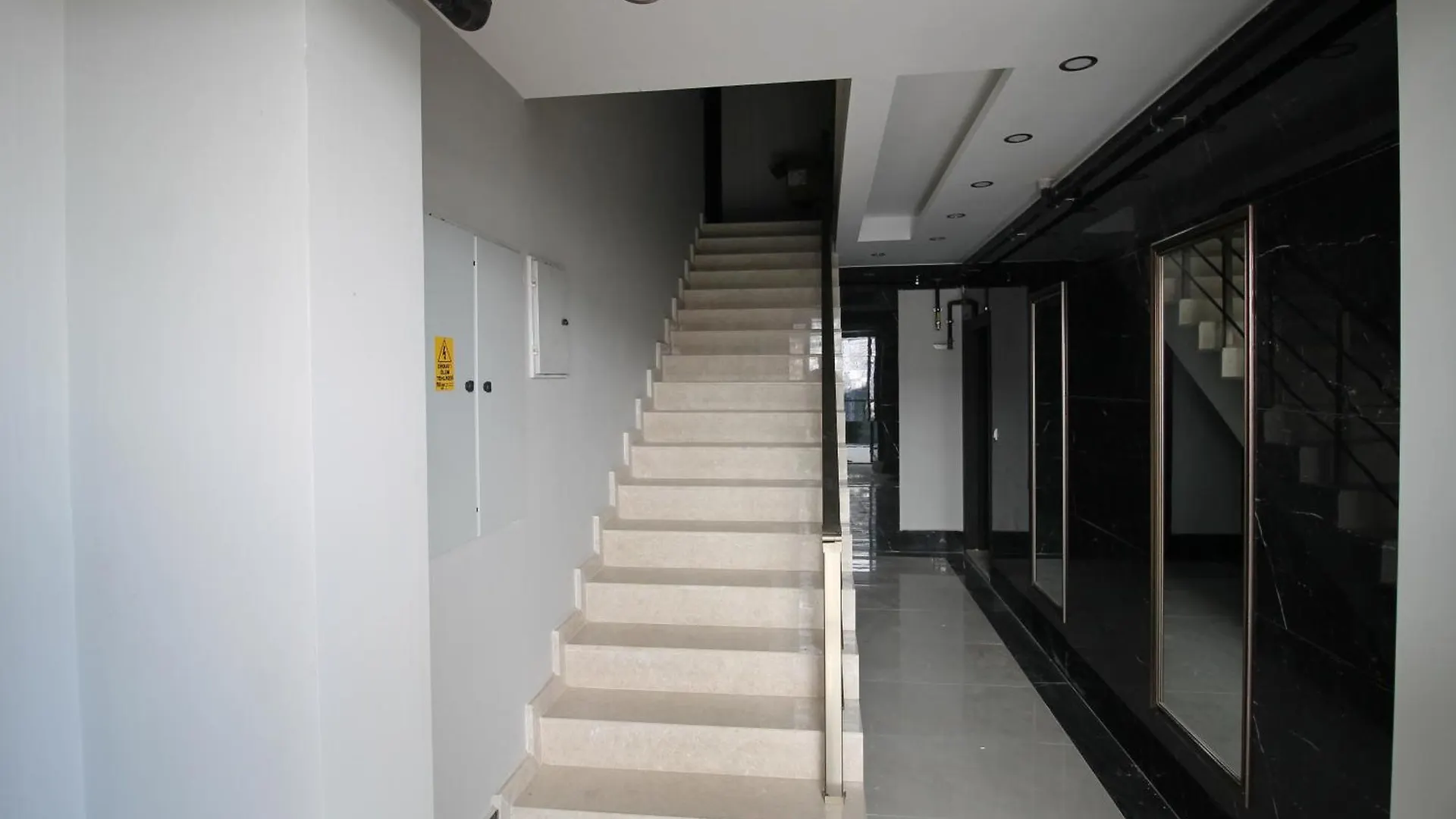 New Flat With Big Living Spaces 2-5 Near By Lara Beach 安塔利亚